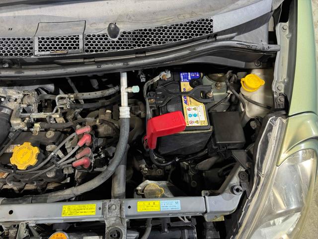 Ｒ２ ｉ　４ＷＤ　キーレスエントリー　電動格納ミラー　ＣＶＴ　ＣＤ　ＭＤ　アルミホイール　衝突安全ボディ　エアコン　パワーステアリング　パワーウィンドウ（21枚目）