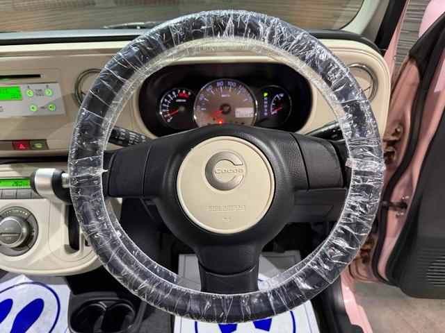 ミラココア ココアＸ　４ＷＤ　スマートキー　電動格納ミラー　ベンチシート　ＣＶＴ　盗難防止システム　ＡＢＳ　ＣＤ　ミュージックプレイヤー接続可　衝突安全ボディ　エアコン　パワーステアリング　パワーウィンドウ（3枚目）