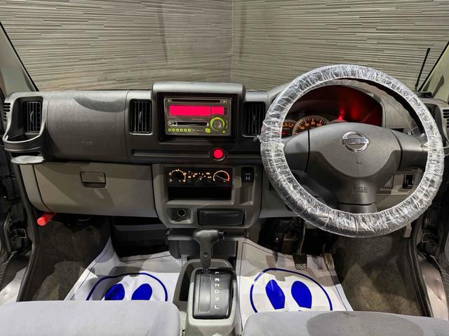 NV100クリッパーバン GX 4WD AT アルミホイール エアコン 運転席エアバッグ 助手席エアバッグ CD MD(2枚目)