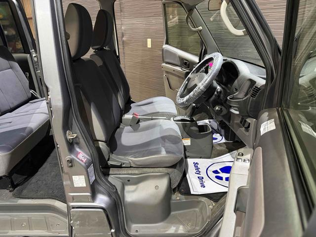 NV100クリッパーバン GX 4WD AT アルミホイール エアコン 運転席エアバッグ 助手席エアバッグ CD MD(6枚目)