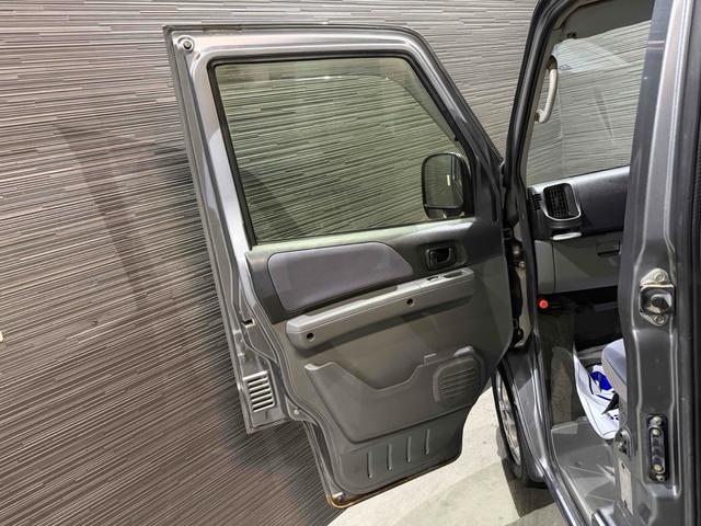 NV100クリッパーバン GX 4WD AT アルミホイール エアコン 運転席エアバッグ 助手席エアバッグ CD MD(27枚目)
