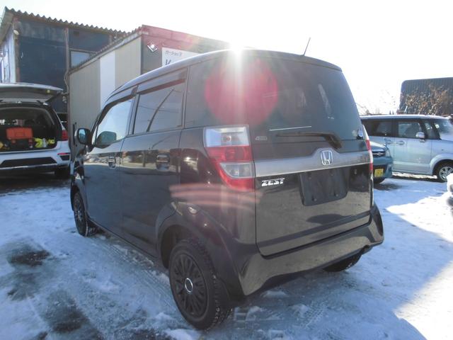 ゼスト Ｄ　４ＷＤ・スマートキー・バックカメラ・夏冬タイヤ付き（4枚目）