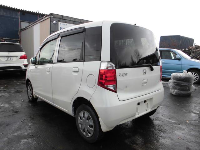 ライフ Ｃ　４ＷＤ・キーレス・夏冬タイヤ付き（4枚目）