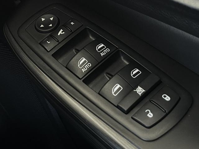 リミテッド 4WD Bカメラ 障害物センサー クルコン ETC ナビ シートヒーター 本革シート HIDライト 横滑り防止 フォグ(52枚目)