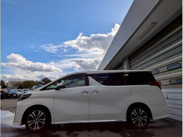 アルファード ２．５Ｓ　Ｃパッケージ　４ＷＤ・アダプティブクルーズコントロール・フィリップダウンモニター・純正ホイール・両側パワースライドドア・電動オットマン・パワーバックドア・ドライブレコーダー・バックカメラ（12枚目）