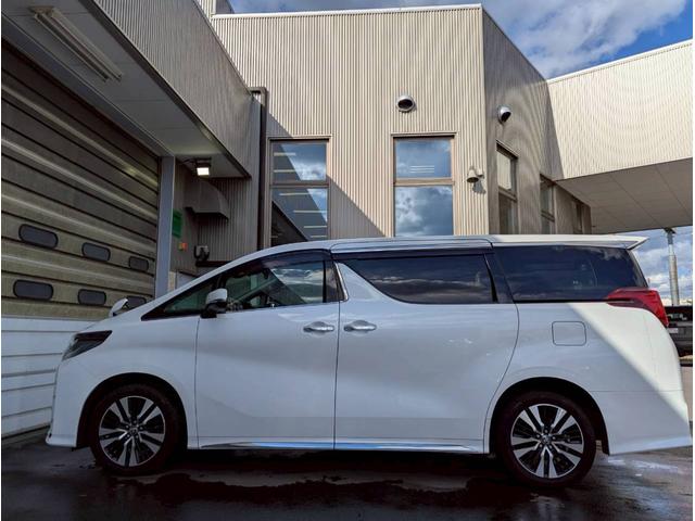 アルファード ２．５Ｓ　Ｃパッケージ　４ＷＤ・アダプティブクルーズコントロール・フィリップダウンモニター・純正ホイール・両側パワースライドドア・電動オットマン・パワーバックドア・ドライブレコーダー・バックカメラ（18枚目）