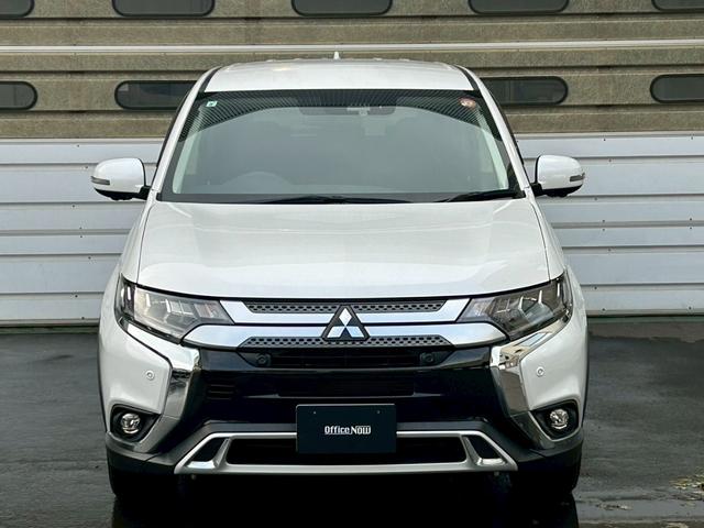 アウトランダー ２４Ｇ　寒冷地仕様車　／　電動リアゲート　／　全周囲カメラ　／　純正アルミホイール　／　クルーズコントロール　／　ステアリングヒーター　／　障害物センサー　／　３列シート　ＥＴＣ（2枚目）