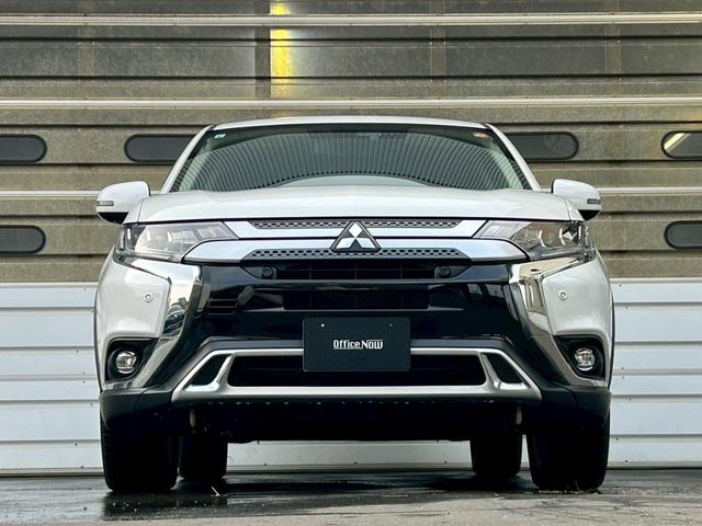 アウトランダー ２４Ｇ　寒冷地仕様車　／　電動リアゲート　／　全周囲カメラ　／　純正アルミホイール　／　クルーズコントロール　／　ステアリングヒーター　／　障害物センサー　／　３列シート　ＥＴＣ（3枚目）