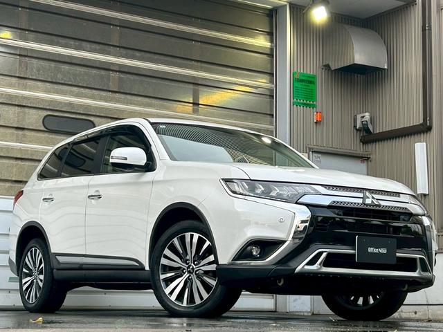 アウトランダー ２４Ｇ　寒冷地仕様車　／　電動リアゲート　／　全周囲カメラ　／　純正アルミホイール　／　クルーズコントロール　／　ステアリングヒーター　／　障害物センサー　／　３列シート　ＥＴＣ（9枚目）