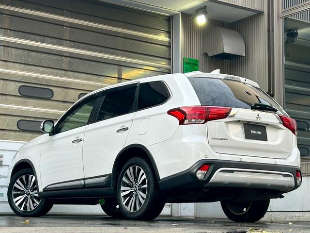 アウトランダー ２４Ｇ　寒冷地仕様車　／　電動リアゲート　／　全周囲カメラ　／　純正アルミホイール　／　クルーズコントロール　／　ステアリングヒーター　／　障害物センサー　／　３列シート　ＥＴＣ（21枚目）