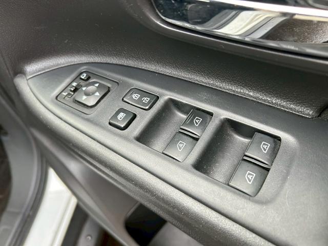 アウトランダー ２４Ｇ　寒冷地仕様車　／　電動リアゲート　／　全周囲カメラ　／　純正アルミホイール　／　クルーズコントロール　／　ステアリングヒーター　／　障害物センサー　／　３列シート　ＥＴＣ（26枚目）