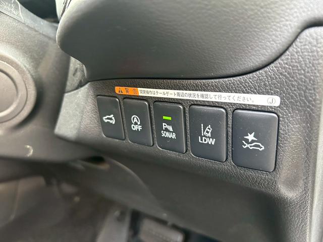 アウトランダー ２４Ｇ　寒冷地仕様車　／　電動リアゲート　／　全周囲カメラ　／　純正アルミホイール　／　クルーズコントロール　／　ステアリングヒーター　／　障害物センサー　／　３列シート　ＥＴＣ（27枚目）