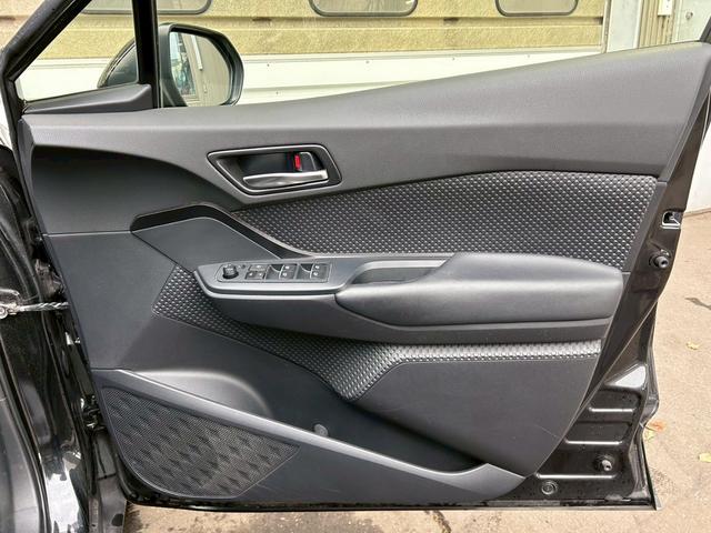Ｃ－ＨＲ Ｓ　ワンオーナー　／　純正アルミホイール　／　バックカメラ　／　ＥＴＣ　／　レーンキープアシスト　／　アダプティブクルーズコントロール　／　アイドリングストップ（61枚目）
