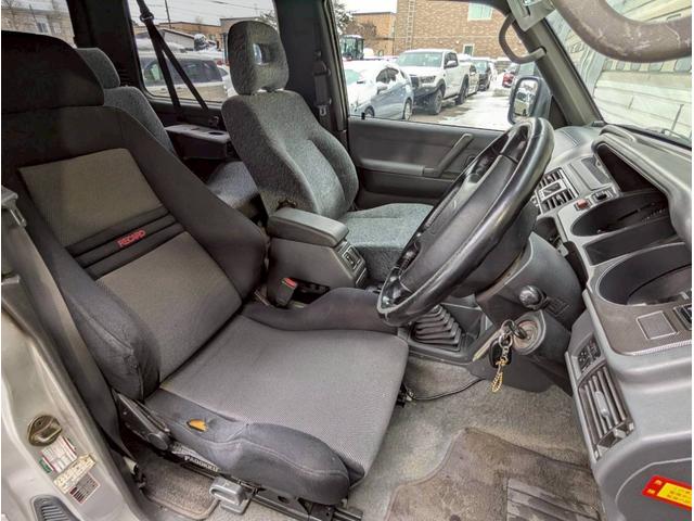 パジェロ ワイド ZR 2.8 メタルトップワイド ZX ディーゼルターボ・4WD・ウィンチ装着車・社外ナビ・サンルーム(32枚目)