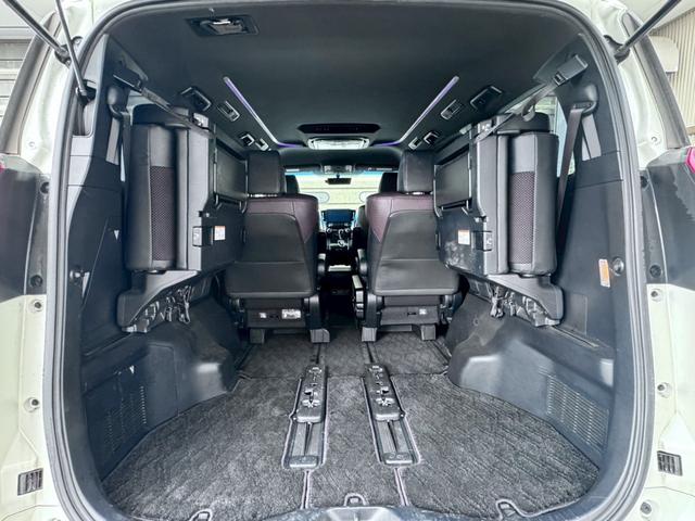 アルファード ２．５Ｓ　Ａパッケージ　タイプブラック　アルパインナビ／７人乗り／後席モニター／両側パワースライドドア／パワーバックドア／純正アルミホイール／クルーズコントロール（11枚目）