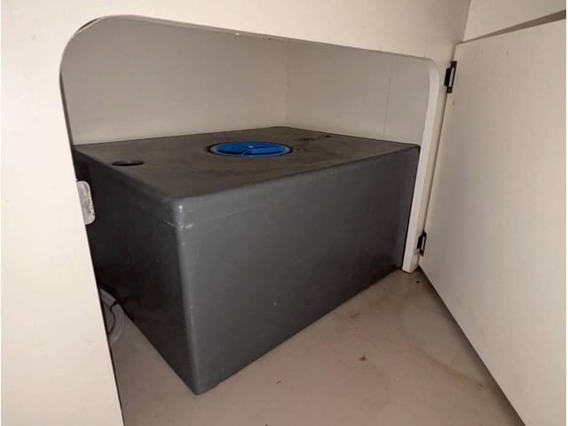 キャリイトラック ＫＣエアコン・パワステ　キッチンカー　移動販売車　換気扇　二口シンク（11枚目）