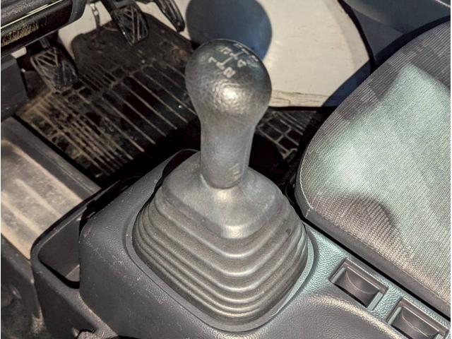 キャリイトラック ＫＣエアコン・パワステ　キッチンカー　移動販売車　換気扇　二口シンク（12枚目）