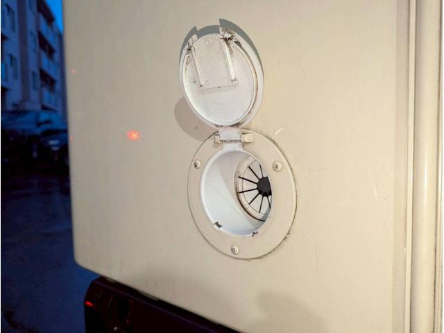 キャリイトラック ＫＣエアコン・パワステ　キッチンカー　移動販売車　換気扇　二口シンク（32枚目）