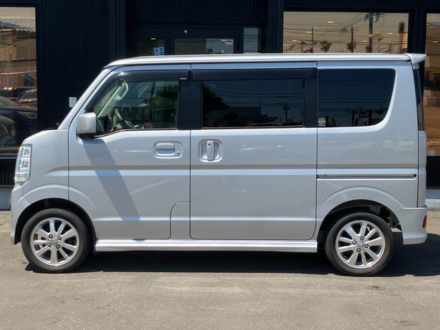 ＮＶ１００クリッパーリオ Ｅ　４ＷＤ　インテリジェントエマージェンシーブレーキ　踏み間違い衝突防止アシスト　パワスラ　社外ナビ　地デジＴＶ　ＨＩＤヘッドランプ　リアヒーター　シートヒーター　ヒーターミラー　夏冬タイヤ　インテリキー（17枚目）