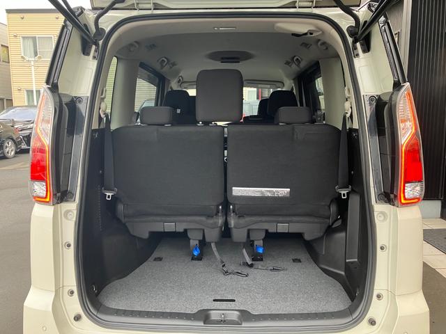 セレナ ライダー 純正ナビ テレビ インテリジェントアラウンドビュー 両側パワスラ 夏冬タイヤ(20枚目)