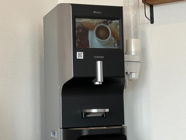 ドリンクサーバーもご用意しておりますので、ご自由にお飲みください！