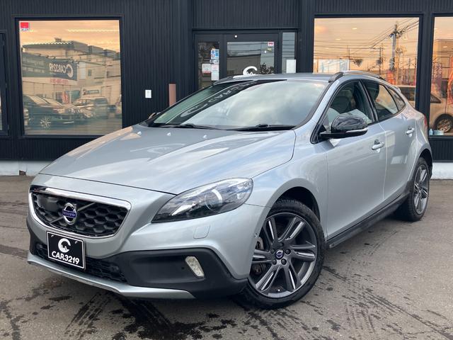 V40 クロスカントリー T5 AWD 純正ナビ バックカメラ ルーフレール パワーシート シートヒーター アダプティブクルコン HIDヘッドランプ フォグランプ ETC スマートキー プッシュスタート(3枚目)