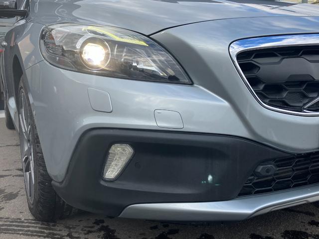 V40 クロスカントリー T5 AWD 純正ナビ バックカメラ ルーフレール パワーシート シートヒーター アダプティブクルコン HIDヘッドランプ フォグランプ ETC スマートキー プッシュスタート(5枚目)