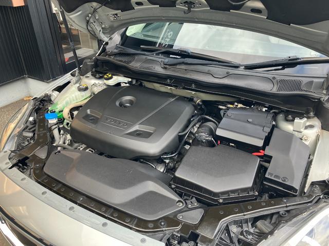 V40 クロスカントリー T5 AWD 純正ナビ バックカメラ ルーフレール パワーシート シートヒーター アダプティブクルコン HIDヘッドランプ フォグランプ ETC スマートキー プッシュスタート(18枚目)