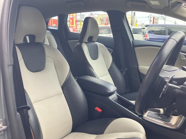 V40 クロスカントリー T5 AWD 純正ナビ バックカメラ ルーフレール パワーシート シートヒーター アダプティブクルコン HIDヘッドランプ フォグランプ ETC スマートキー プッシュスタート(22枚目)