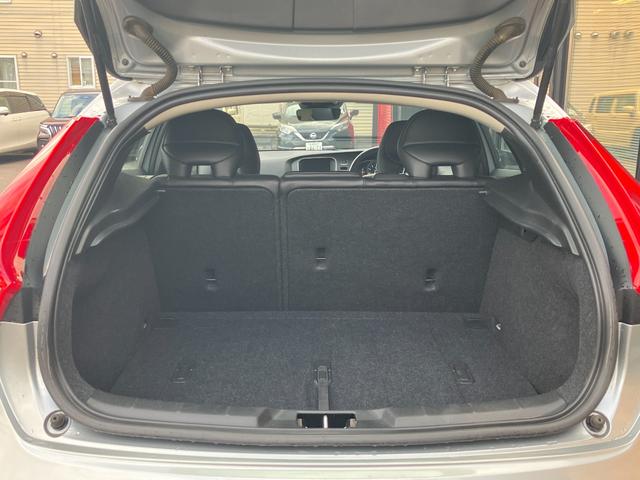 V40 クロスカントリー T5 AWD 純正ナビ バックカメラ ルーフレール パワーシート シートヒーター アダプティブクルコン HIDヘッドランプ フォグランプ ETC スマートキー プッシュスタート(33枚目)