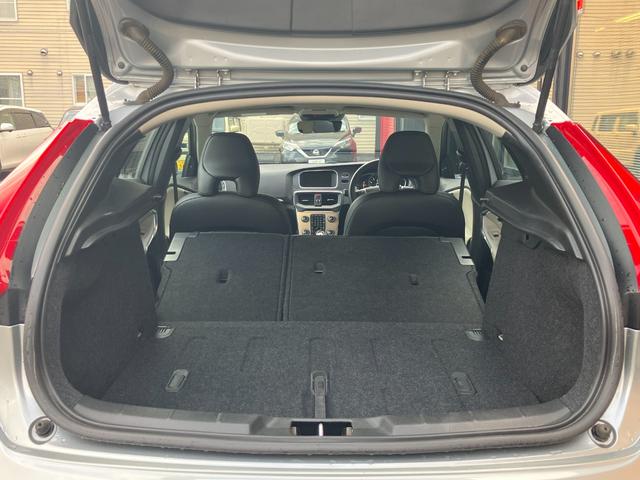 V40 クロスカントリー T5 AWD 純正ナビ バックカメラ ルーフレール パワーシート シートヒーター アダプティブクルコン HIDヘッドランプ フォグランプ ETC スマートキー プッシュスタート(35枚目)