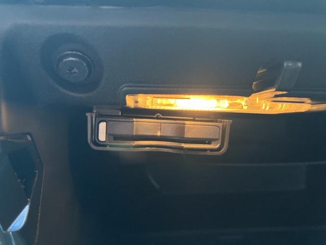 V40 クロスカントリー T5 AWD 純正ナビ バックカメラ ルーフレール パワーシート シートヒーター アダプティブクルコン HIDヘッドランプ フォグランプ ETC スマートキー プッシュスタート(41枚目)