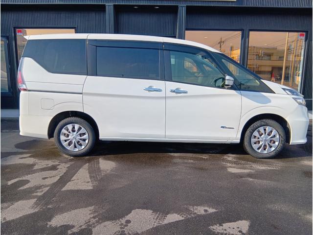 セレナ X 4WD 8人乗 パワスラ バックカメラ リアオートエアコン エマブレ 車線逸脱 クルーズコントロール ETC プッシュスタート インテリキー(7枚目)