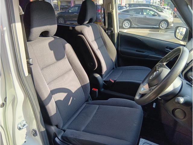 セレナ X 4WD 8人乗 パワスラ バックカメラ リアオートエアコン エマブレ 車線逸脱 クルーズコントロール ETC プッシュスタート インテリキー(15枚目)