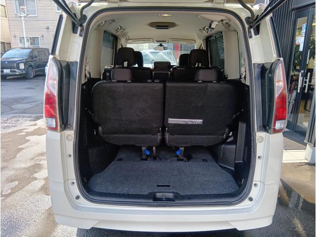 セレナ X 4WD 8人乗 パワスラ バックカメラ リアオートエアコン エマブレ 車線逸脱 クルーズコントロール ETC プッシュスタート インテリキー(19枚目)