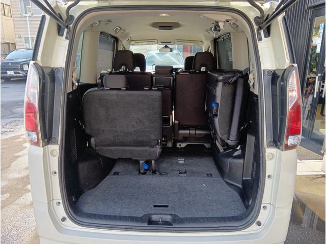 セレナ X 4WD 8人乗 パワスラ バックカメラ リアオートエアコン エマブレ 車線逸脱 クルーズコントロール ETC プッシュスタート インテリキー(20枚目)