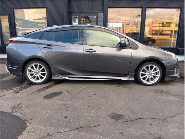 プリウス Sツーリングセレクション 寒冷地仕様 LED ヘッドライト フォグライト フルエアロクルコン プリクラ シートヒーター 純正ナビ 地デジTV バックカメラ ETC プッシュスタート(9枚目)