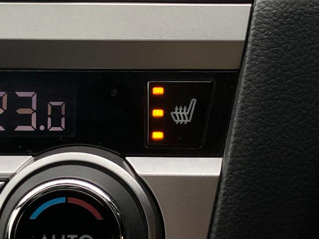 レガシィＢ４ リミテッド　４ＷＤ　サンルーフ　黒革シート　パワーシート　シートヒーター　社外ナビ　地デジＴＶ　Ｂカメラ　ＬＥＤヘッドランプ　アイサイトＶｅｒ３　プリクラッシュブレーキ　車線逸脱　全車速追従クルコン　ＥＴＣ（4枚目）