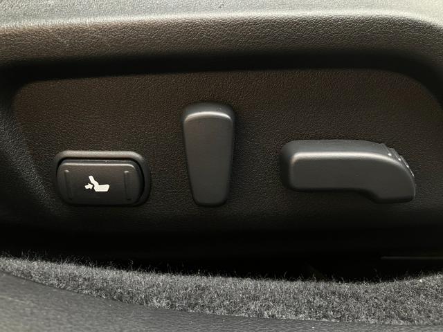 レガシィＢ４ リミテッド　４ＷＤ　サンルーフ　黒革シート　パワーシート　シートヒーター　社外ナビ　地デジＴＶ　Ｂカメラ　ＬＥＤヘッドランプ　アイサイトＶｅｒ３　プリクラッシュブレーキ　車線逸脱　全車速追従クルコン　ＥＴＣ（18枚目）
