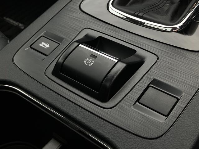 レガシィＢ４ リミテッド　４ＷＤ　サンルーフ　黒革シート　パワーシート　シートヒーター　社外ナビ　地デジＴＶ　Ｂカメラ　ＬＥＤヘッドランプ　アイサイトＶｅｒ３　プリクラッシュブレーキ　車線逸脱　全車速追従クルコン　ＥＴＣ（30枚目）
