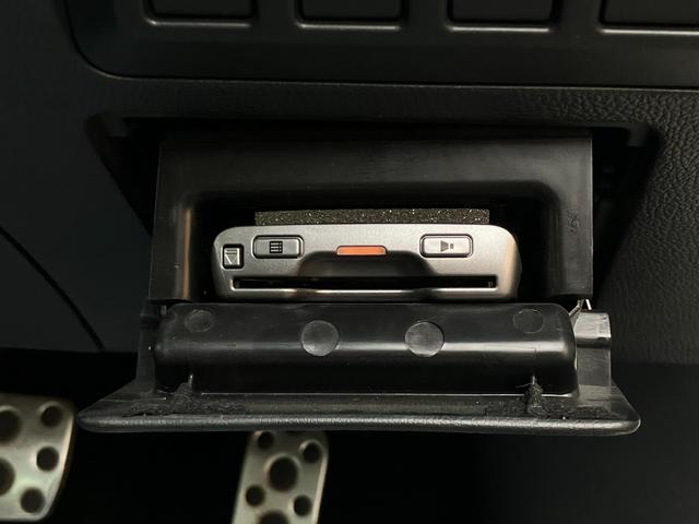 レガシィＢ４ リミテッド　４ＷＤ　サンルーフ　黒革シート　パワーシート　シートヒーター　社外ナビ　地デジＴＶ　Ｂカメラ　ＬＥＤヘッドランプ　アイサイトＶｅｒ３　プリクラッシュブレーキ　車線逸脱　全車速追従クルコン　ＥＴＣ（38枚目）