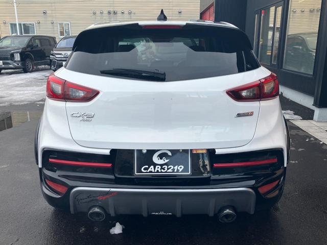 �{�f�B�[�J���[�́u�N���X�^���z���C�g�p�[���}�C�J�v