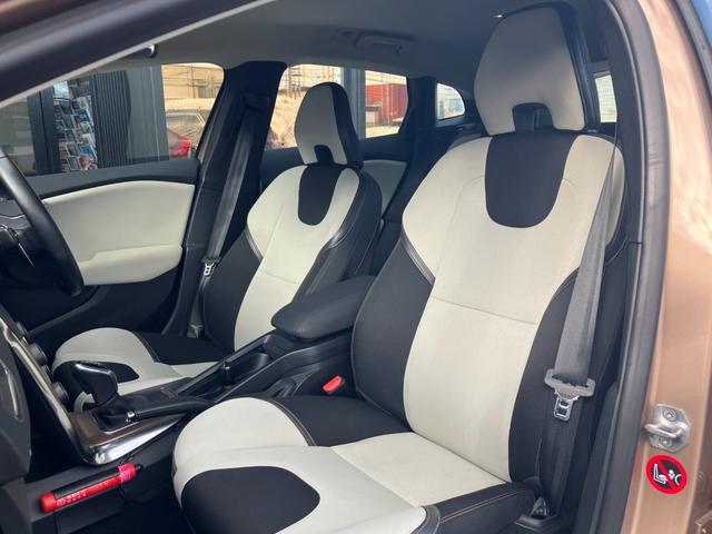 Ｖ４０ クロスカントリー　Ｔ５　ＡＷＤ　ＳＥ　純正ナビ　バックカメラ　ルーフレール　パワーシート　シートヒーター　　アダプティブクルコン　ＨＩＤヘッドランプ　フォグランプ　ＥＴＣ　スマートキー　プッシュスタート（19枚目）