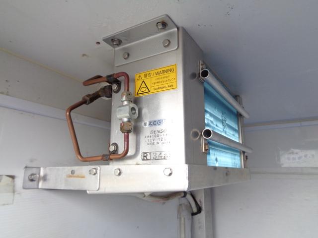 ハイゼットトラック カラーアルミ中温冷凍車 片側スライド仕様 4WD AT ワンオーナー 冷凍冷蔵車 ETC キーレスエントリー 運転席エアバッグ パワーウィンドウ 社外アルミホイール(30枚目)