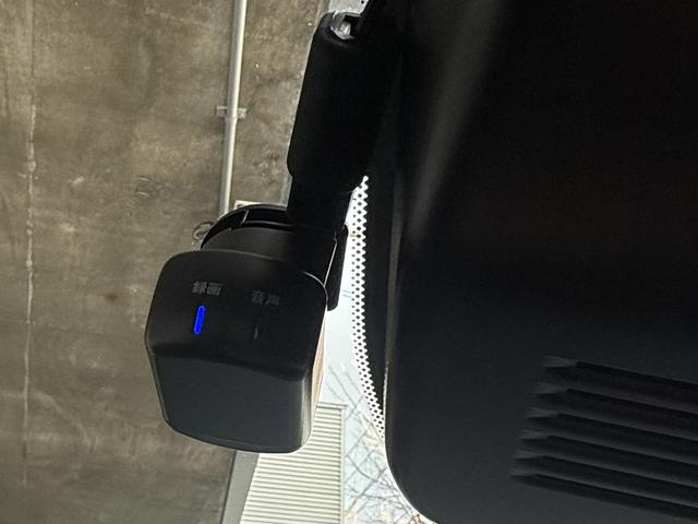 オーラ Ｇ　ＦＯＵＲ　レザーエディション　メーカーオプションニッサンコネクト９インチナビ　ＥＴＣ２．０　ＢＯＳＥサウンドシステム　プロパイロット　アラウンドビュー　寒冷地仕様　ドライブレコーダー　純正アルミ夏タイヤセット積込　ワンオーナー（5枚目）