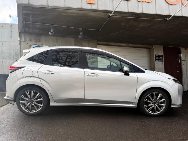 オーラ Ｇ　ＦＯＵＲ　レザーエディション　メーカーオプションニッサンコネクト９インチナビ　ＥＴＣ２．０　ＢＯＳＥサウンドシステム　プロパイロット　アラウンドビュー　寒冷地仕様　ドライブレコーダー　純正アルミ夏タイヤセット積込　ワンオーナー（13枚目）