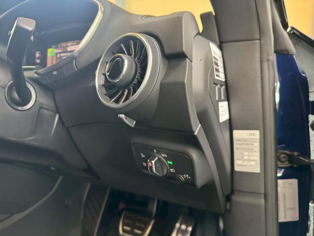 ＴＴクーペ ２．０ＴＦＳＩ　クワトロ　Ｓラインパッケージ　ＥＴＣ　純正ナビ　地デジ　バックカメラ　スタッドレスセット　本州仕入れ（17枚目）