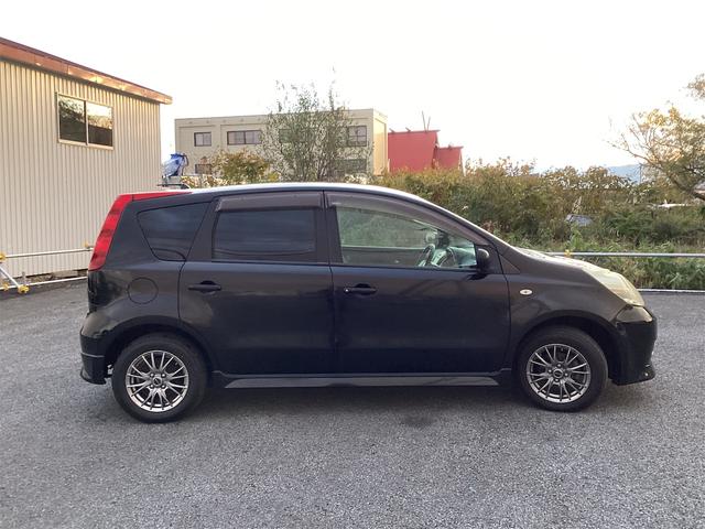 ノート ライダー 4WD ドライブレコーダー ナビ アルミホイール HID スマートキー 電動格納ミラー AT 盗難防止システム 衝突安全ボディ ABS エアコン パワーステアリング パワーウィンドウ(3枚目)