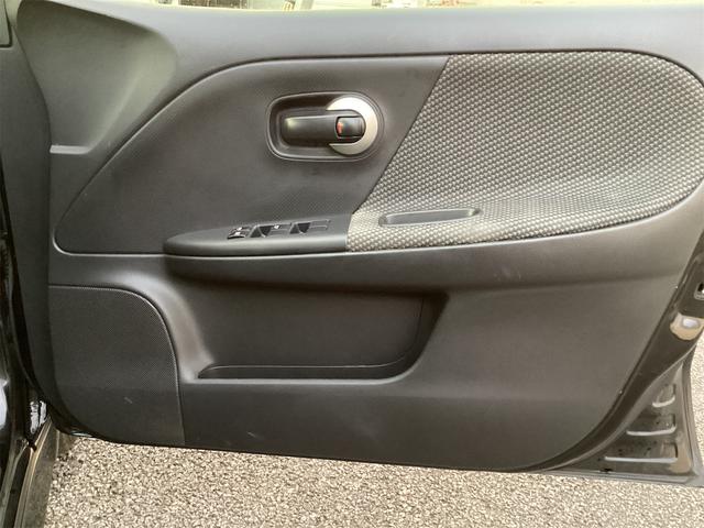 ノート ライダー 4WD ドライブレコーダー ナビ アルミホイール HID スマートキー 電動格納ミラー AT 盗難防止システム 衝突安全ボディ ABS エアコン パワーステアリング パワーウィンドウ(8枚目)