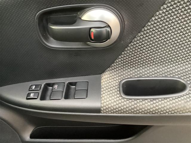 ノート ライダー 4WD ドライブレコーダー ナビ アルミホイール HID スマートキー 電動格納ミラー AT 盗難防止システム 衝突安全ボディ ABS エアコン パワーステアリング パワーウィンドウ(9枚目)